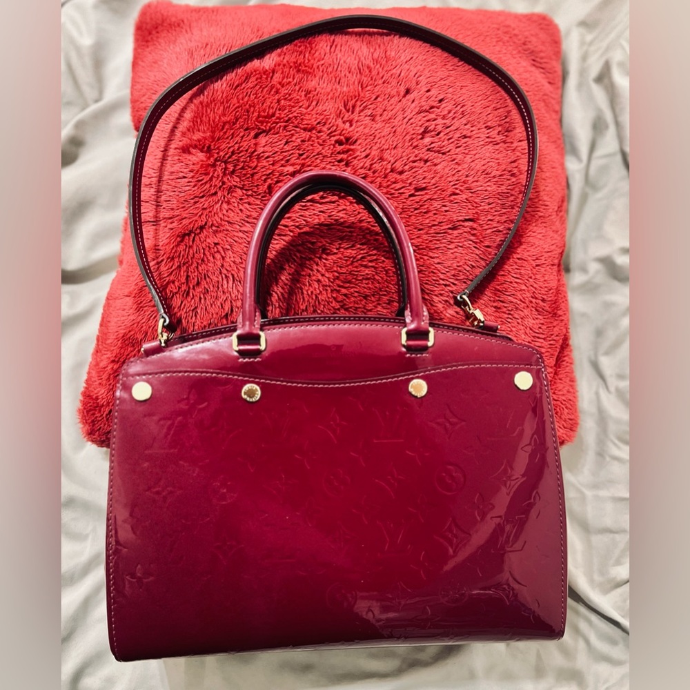 Sold Locally✨ Louis Vuitton
Vernis Brea MM